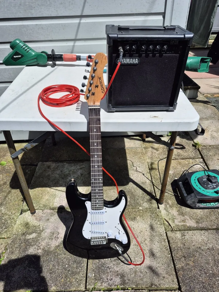 Electric guitar and 15 watt practice amp - Image 3