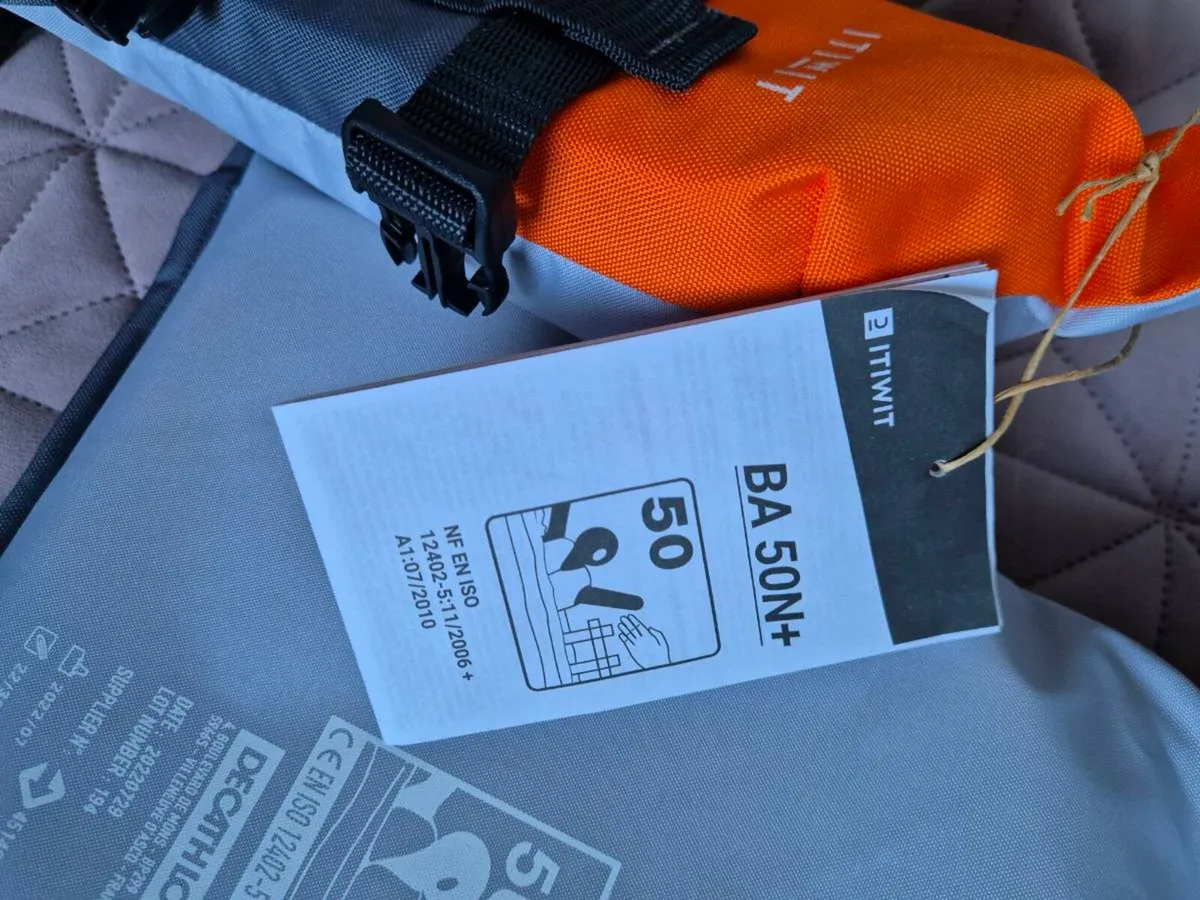 Brand 50N+ buoyancy aid blue/orange - Image 3