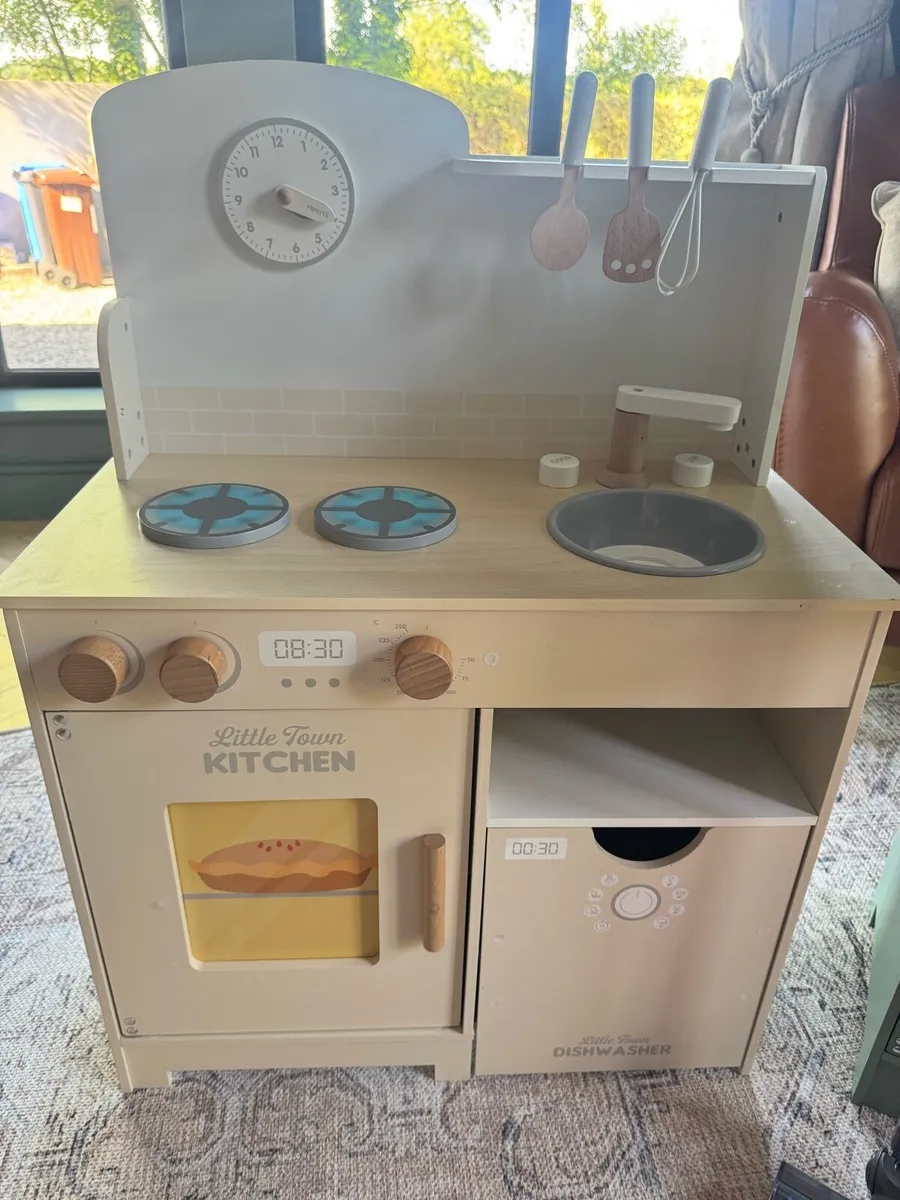 Kids play kitchen - Image 2