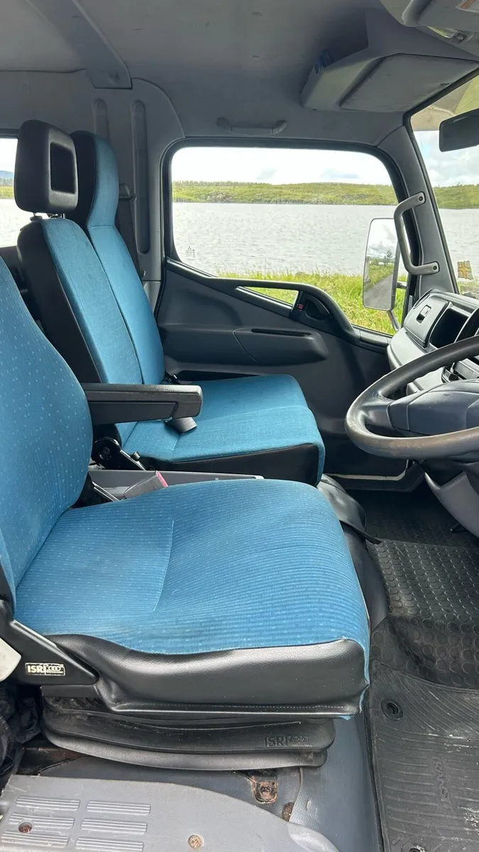Mitsubishi canter crew cab tilt and slide 7.5t - Image 4