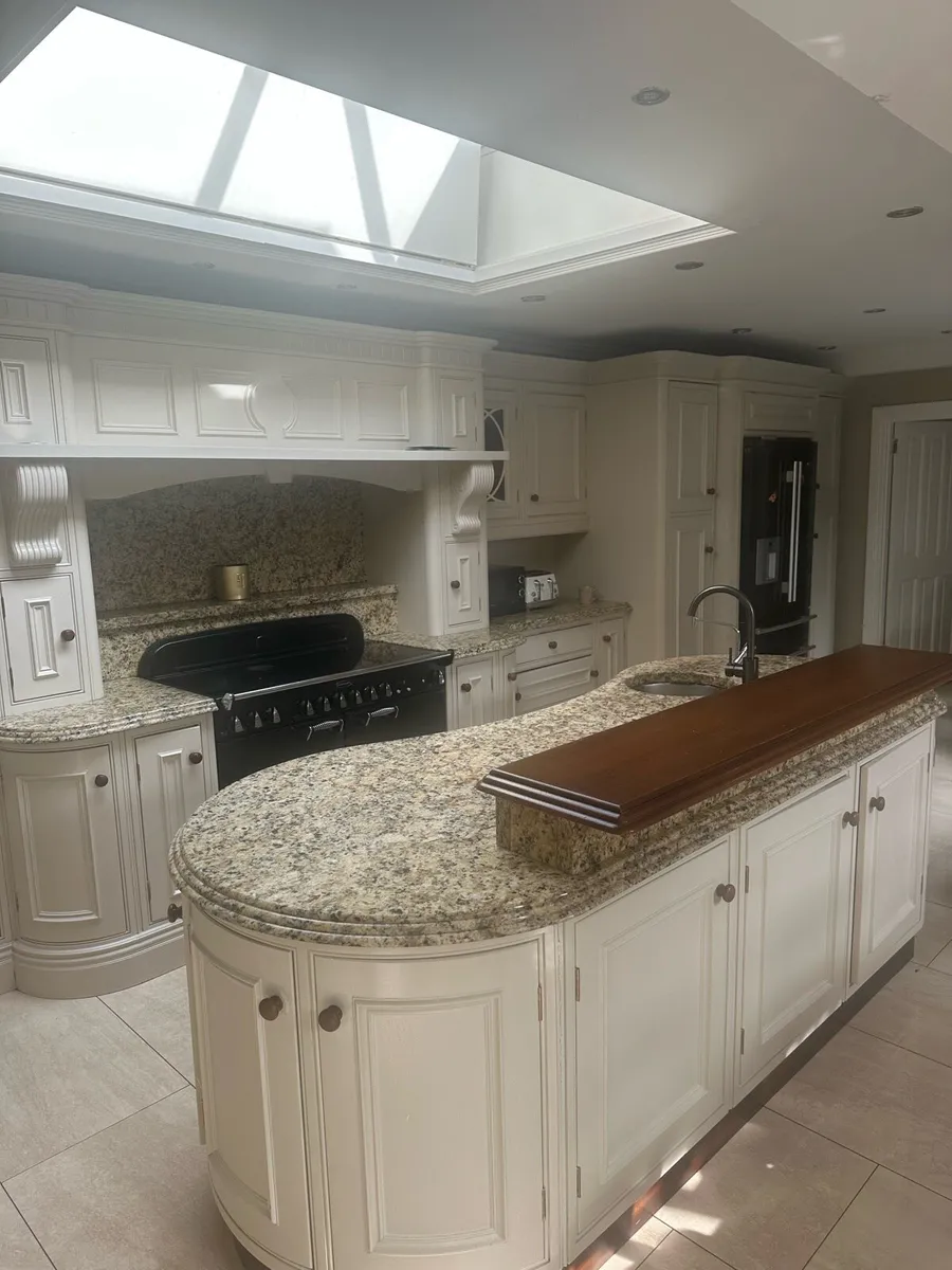 Beautiful Kitchen for Sale - Image 2