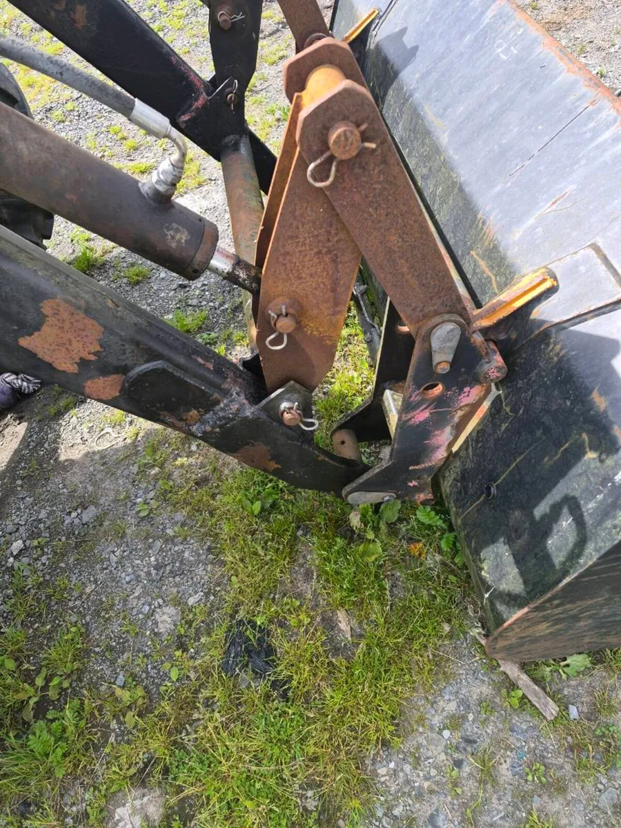 Front loader - Image 4