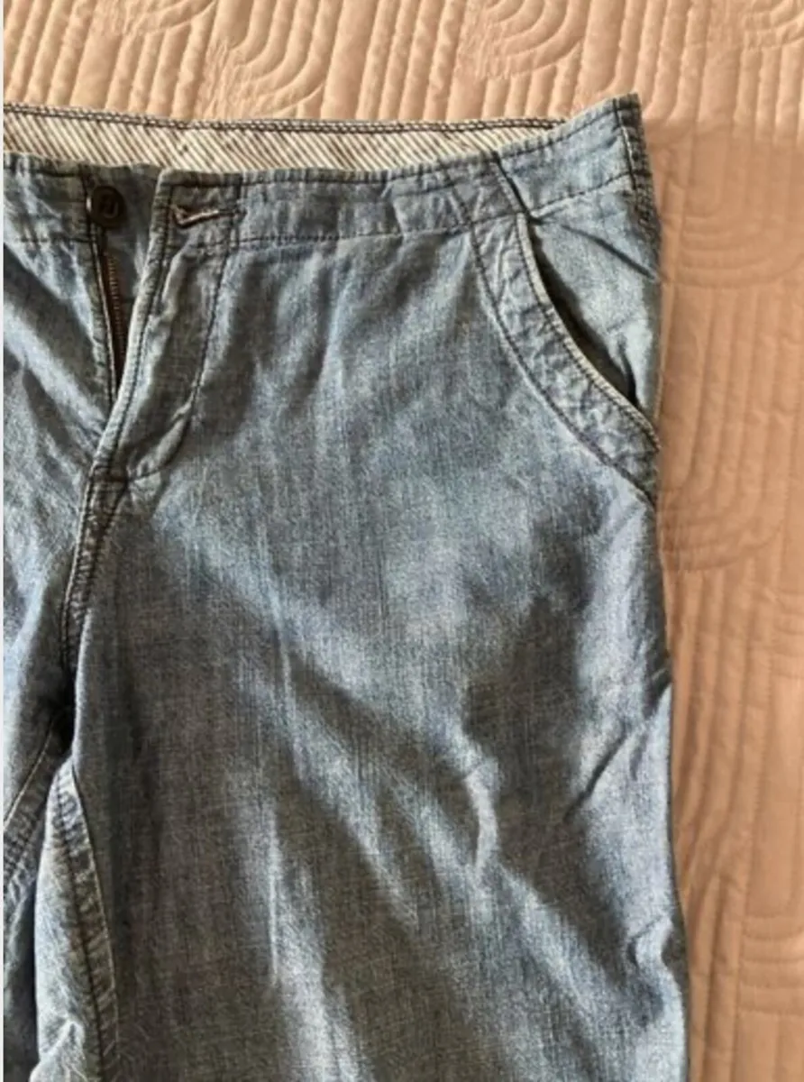 M&S Three Quarter length trousers Size 14 - Image 4