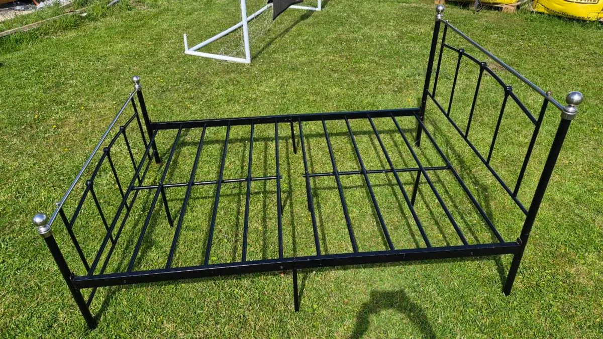Metal Bed Frames x 2 4'6" - Image 2