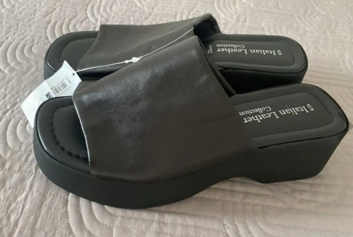 BNWT Dunnes Black Sandals Size 8 - Image 3
