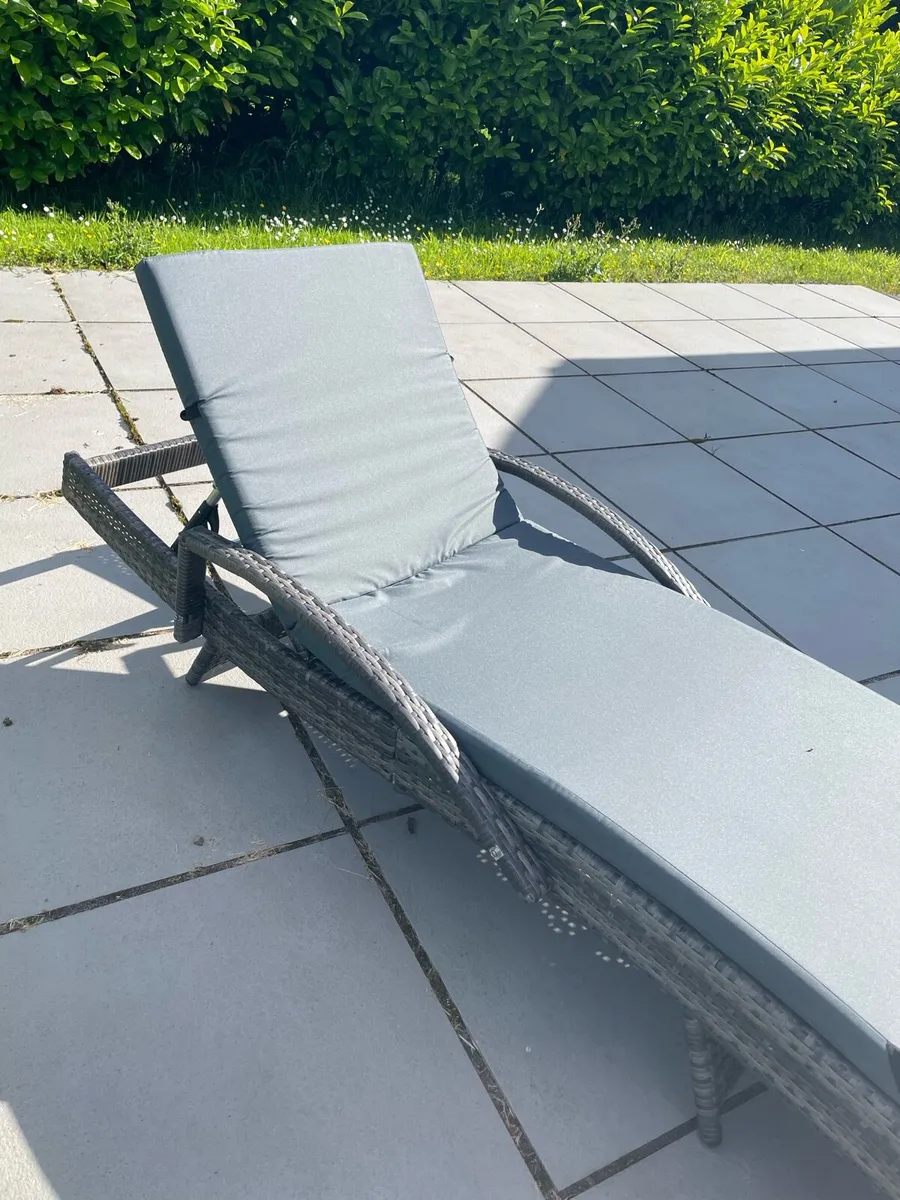 Luxury Grey Rattan Reclining Sun Lounger - Image 2
