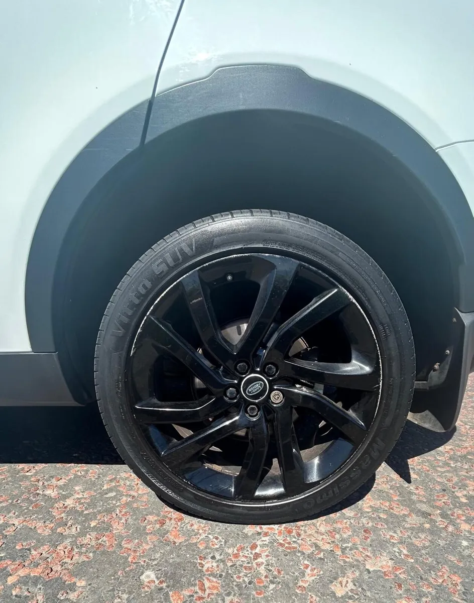 Land Rover discovery sport - Image 3