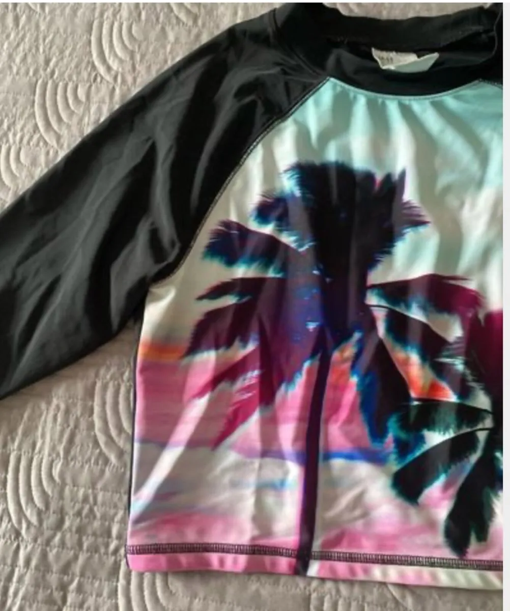 H&M Sun Protector Wet Top - Image 3