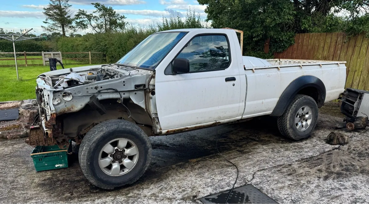 Nissan Navara D22 Breaking - Image 2