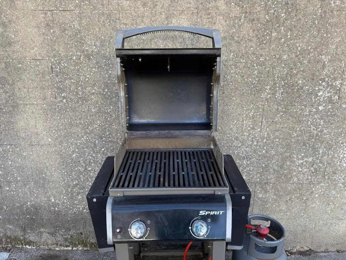 Weber Gas Barbeque - Image 2