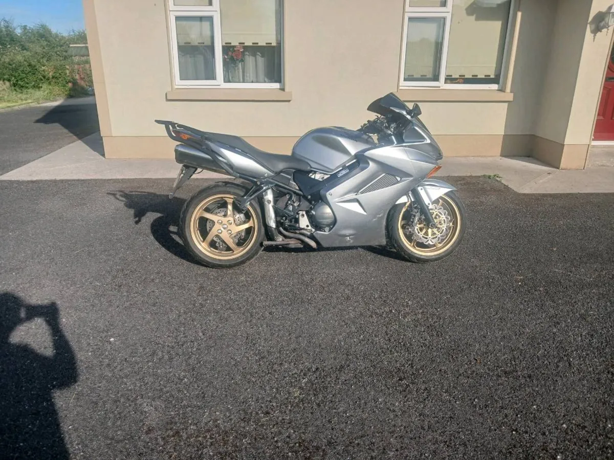 Honda vfr 800 - Image 4