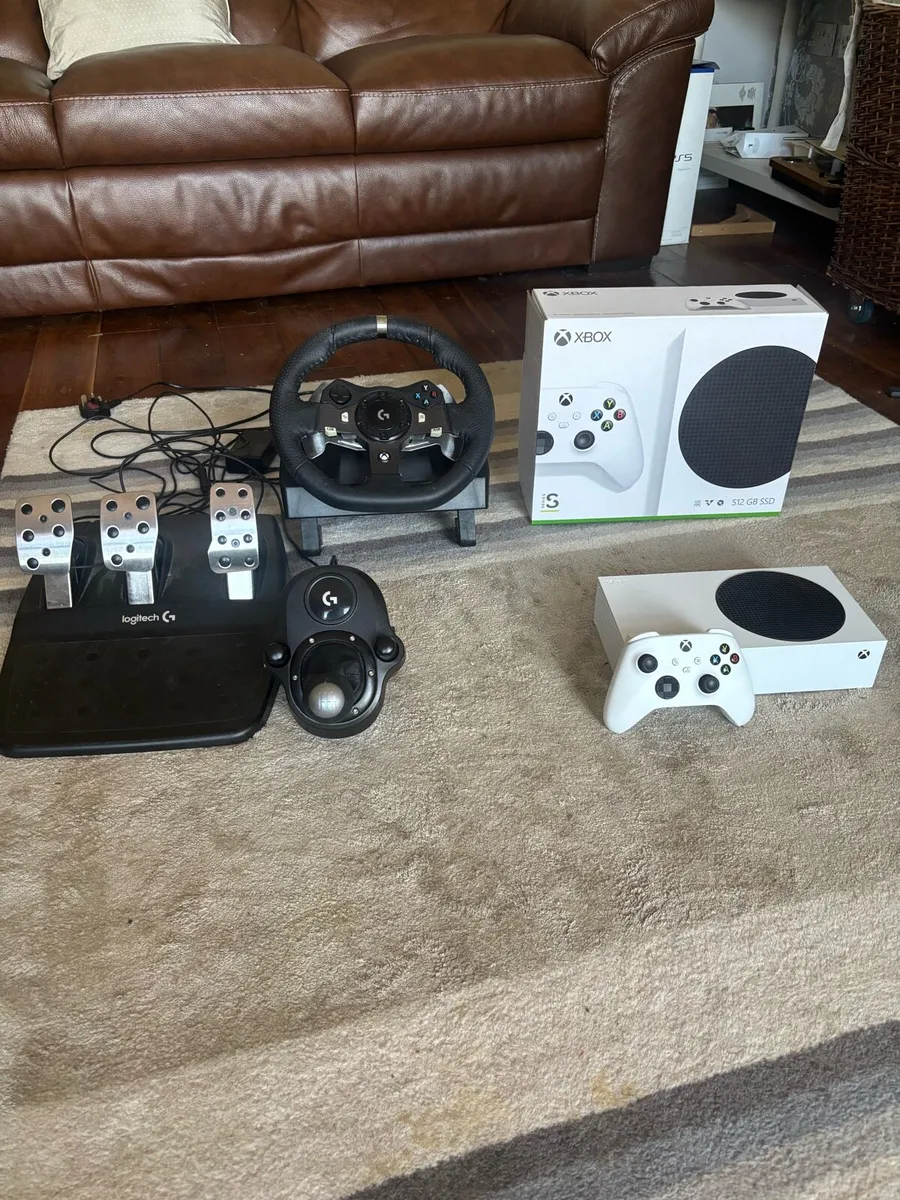 Xbox series S + Logitech G920 steering wheel - Image 1