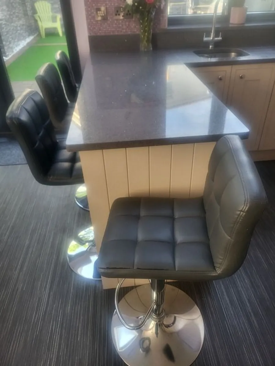 Bar stools - Image 1