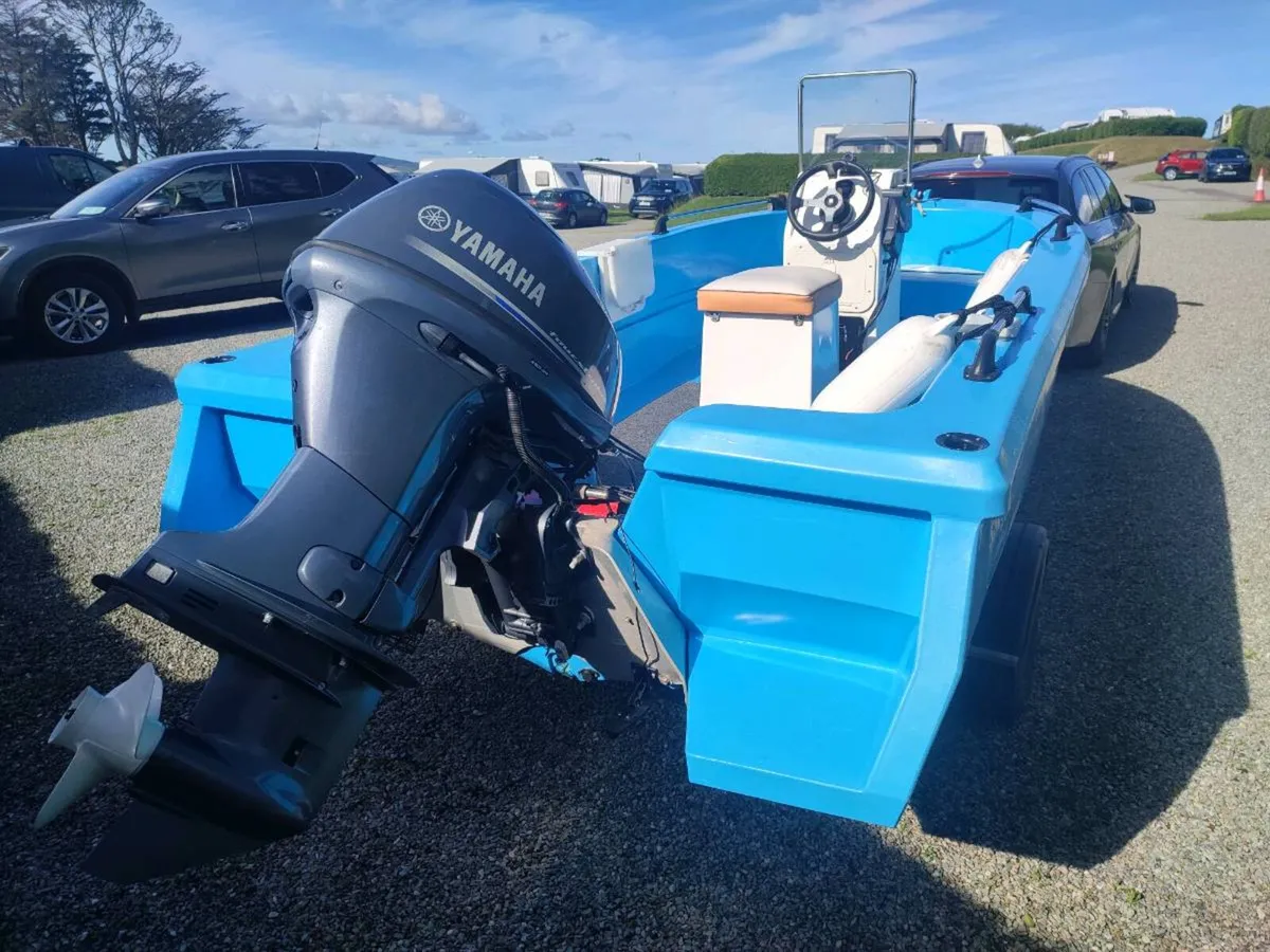 Smartwave 4200 sports boat - Image 3
