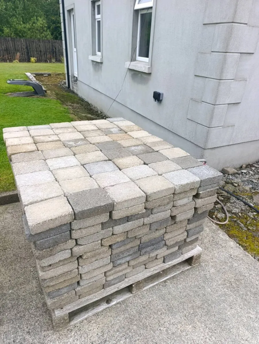 PAVING BRICKS - Image 2