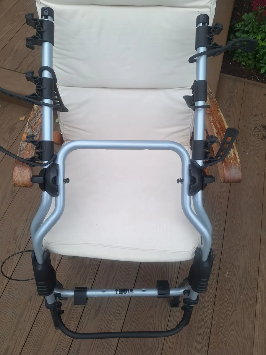 Thule car bike rack - Image 1