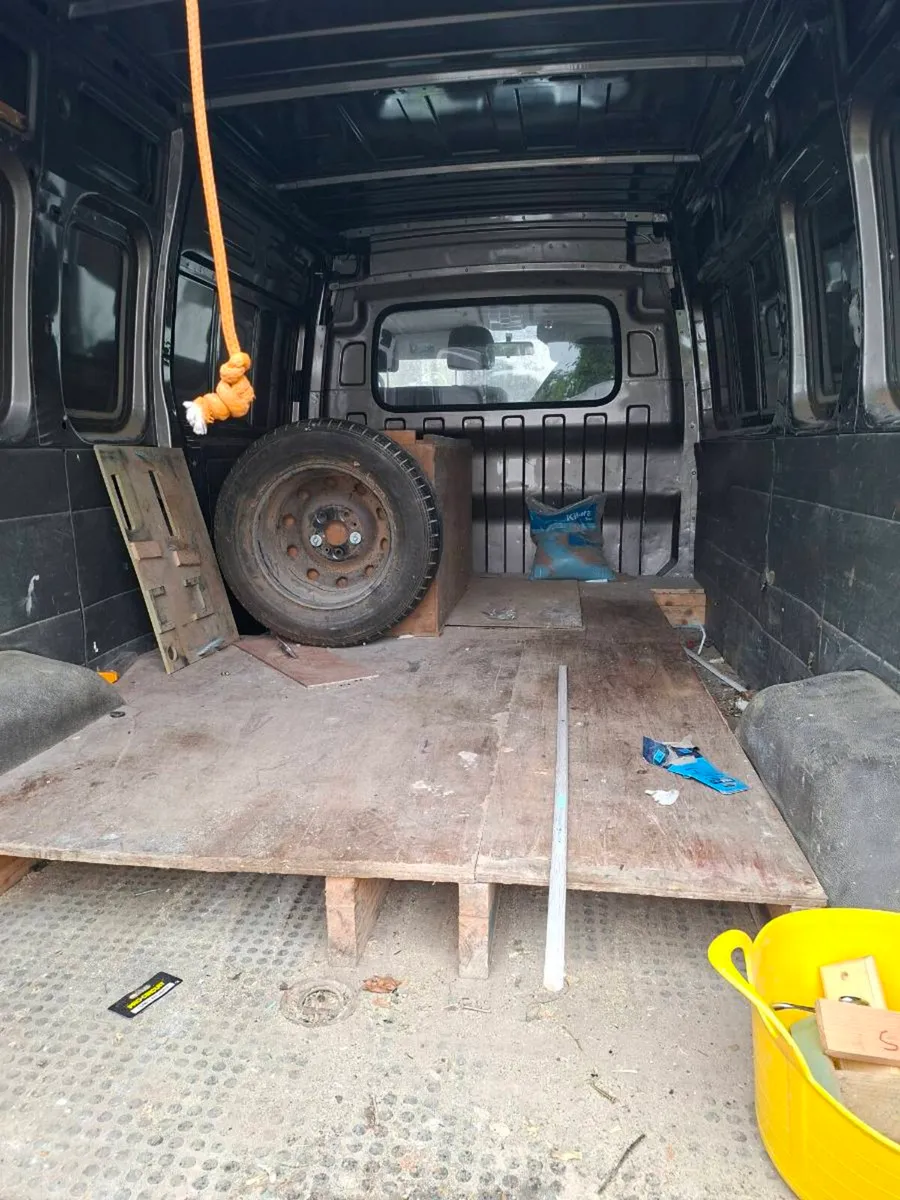 LDV van - Image 2