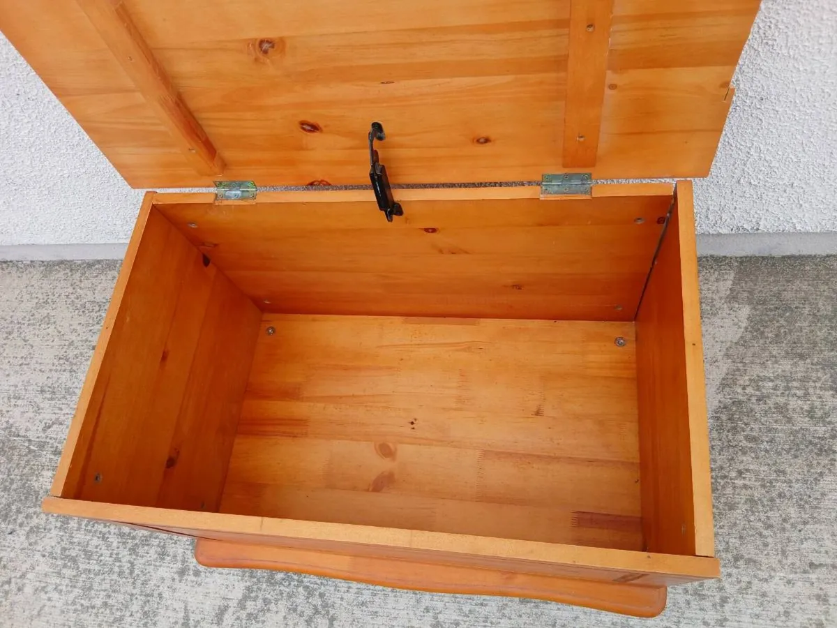 Blanket Box - Image 3