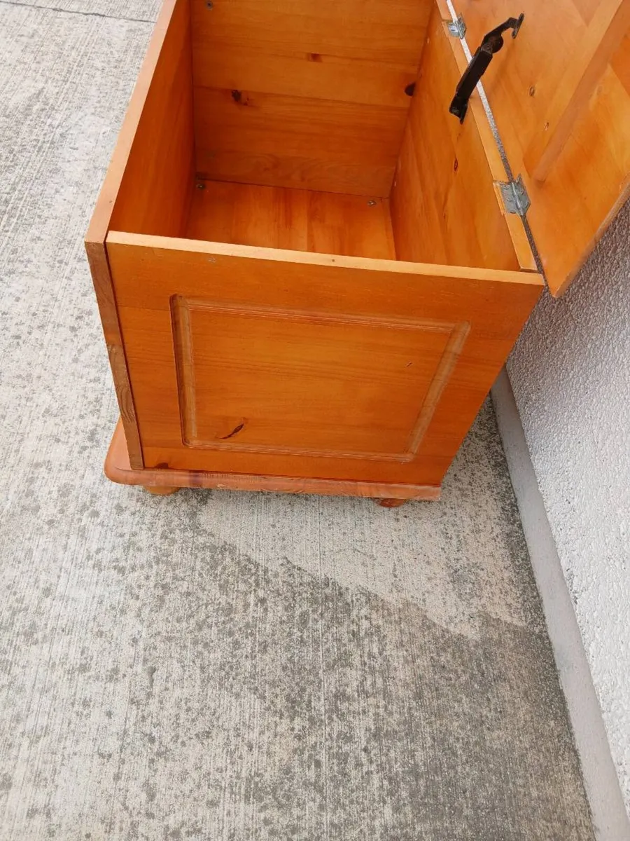 Blanket Box - Image 4
