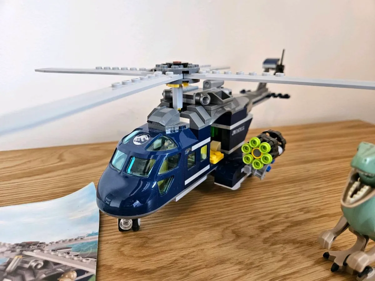 LEGO 75928 - Jurassic World helicopter pursuit - Image 3