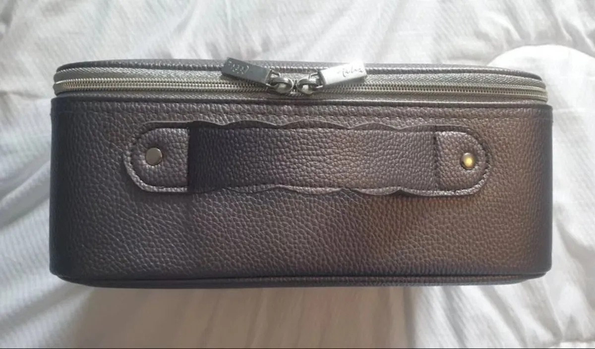 Grey Leather Make Up Bag Organiser. - Image 2