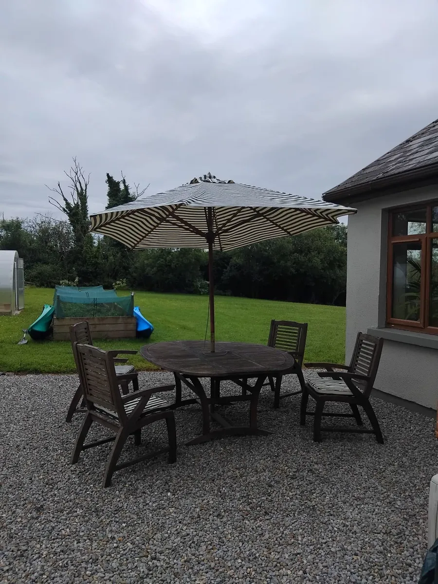 Garden table and chairs - Image 2