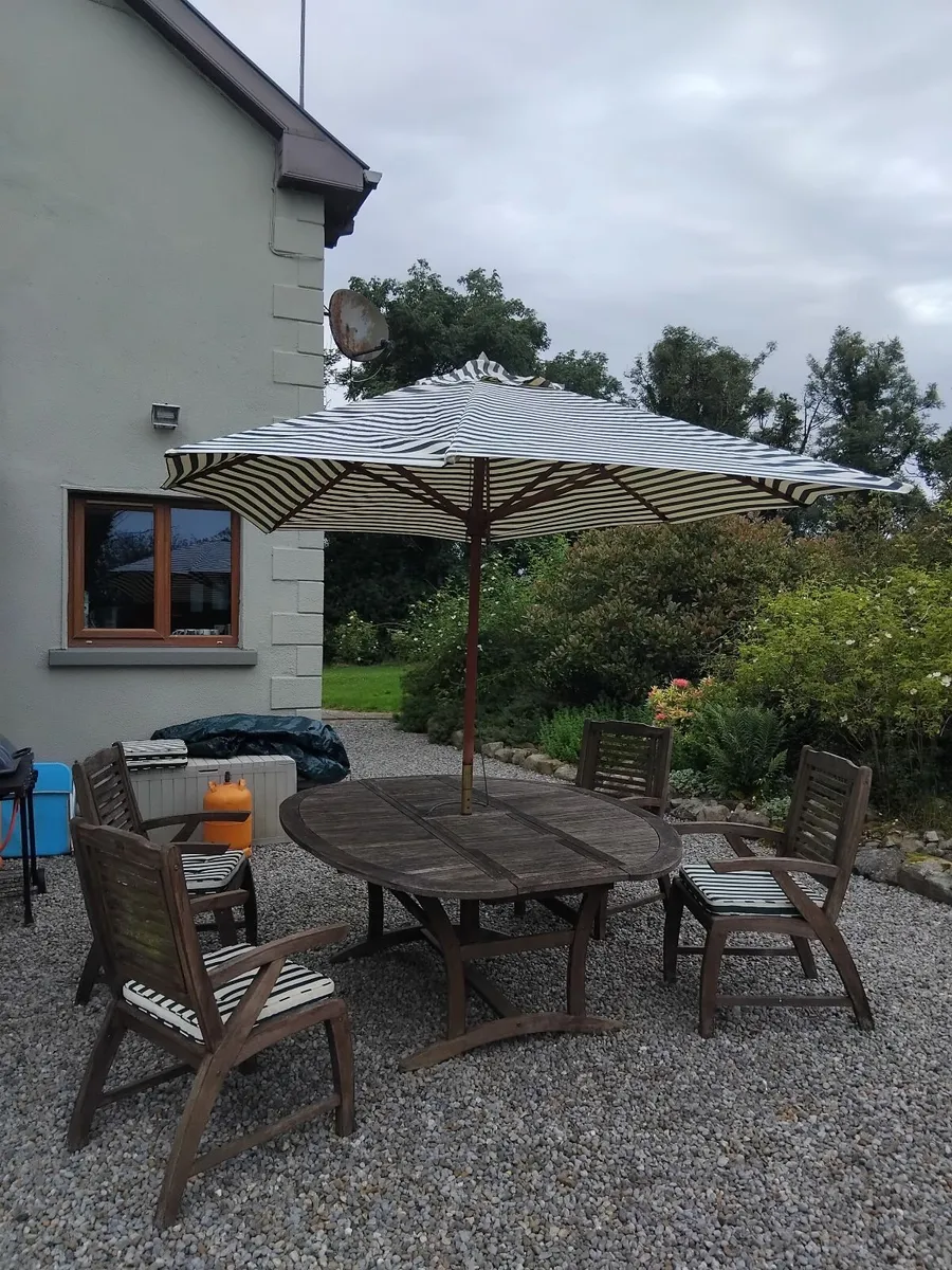 Garden table and chairs - Image 3