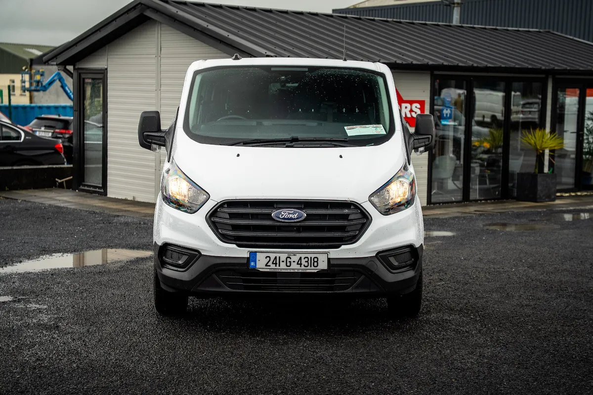 Ford Transit Custom 2024 Van 3 Seater . - Image 2