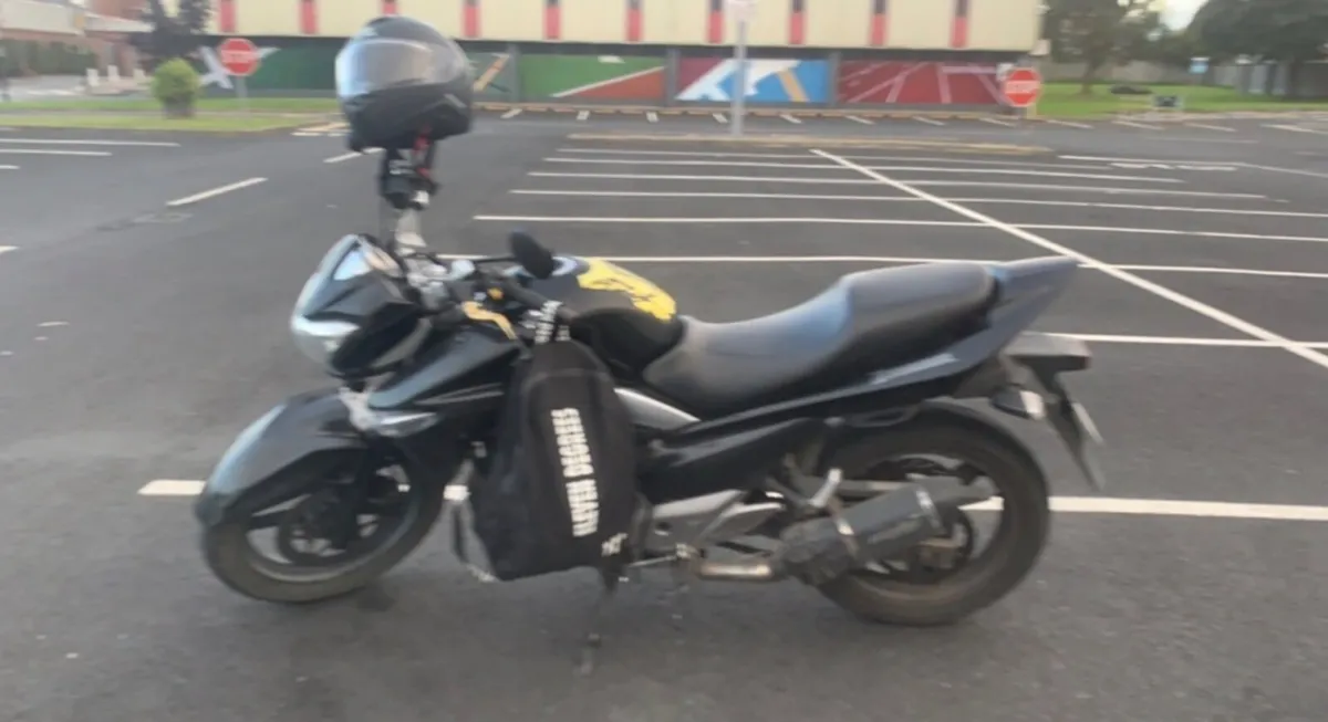 Suzuki inazuma 250 - Image 1