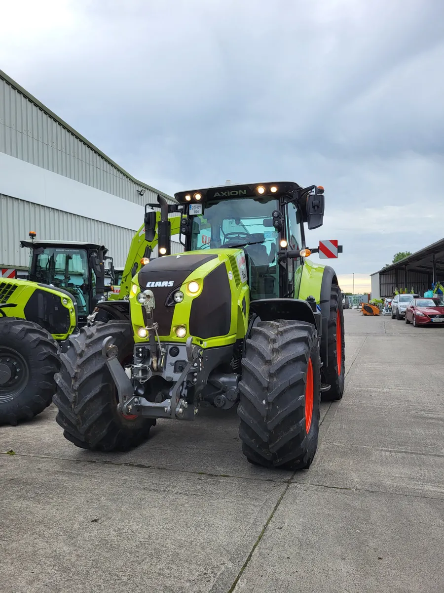 Claas Axion 810 CIS+ - Image 1
