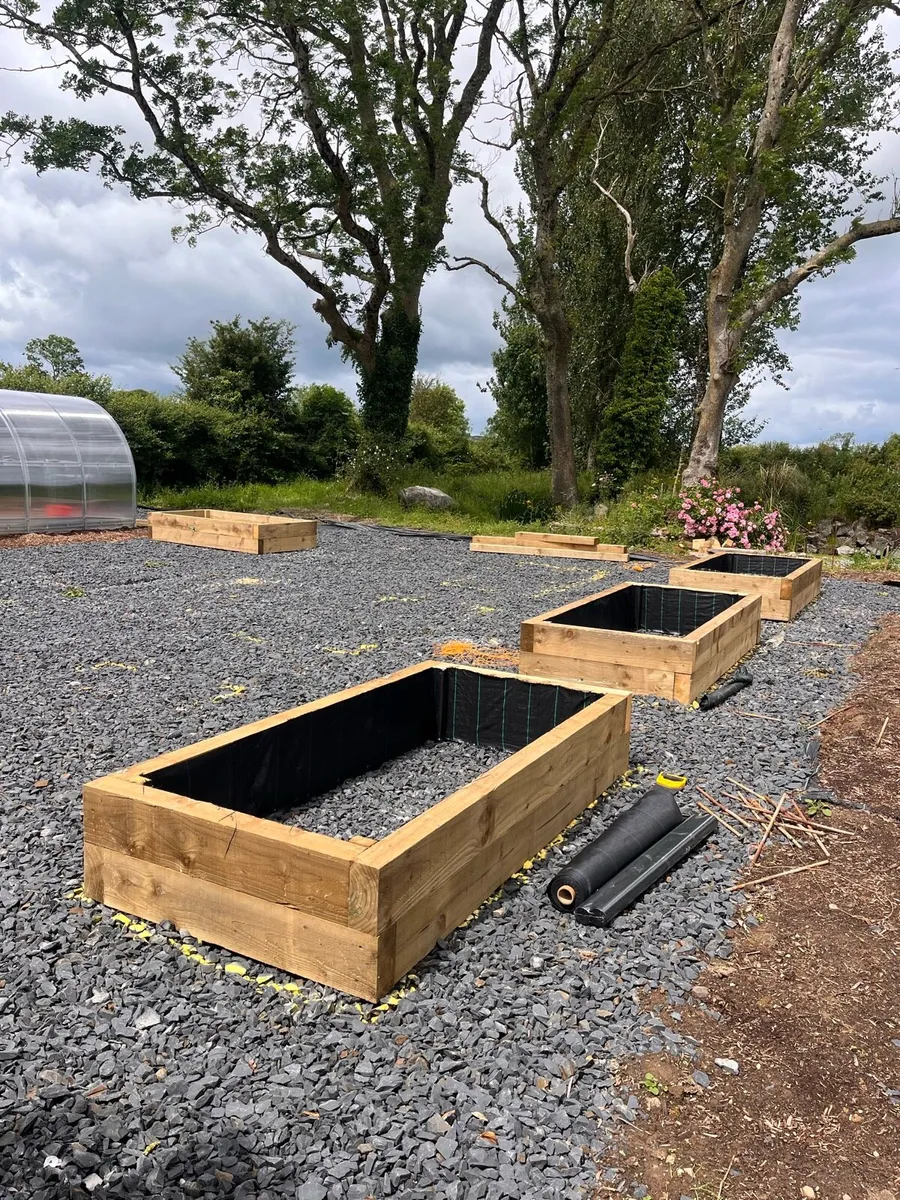 Raised planter beds - Image 1