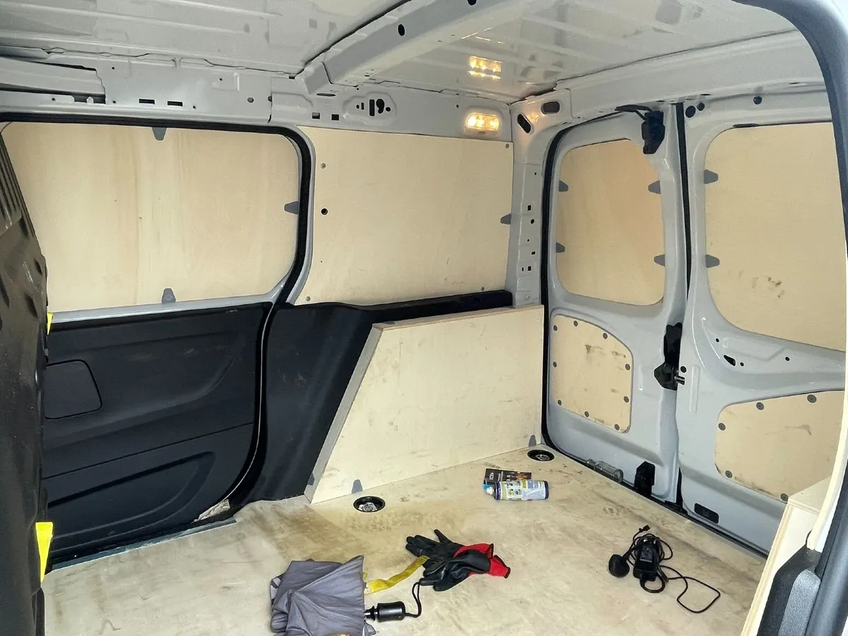 2025 TOYOTA PROACE ACTIVE 100 - Image 4
