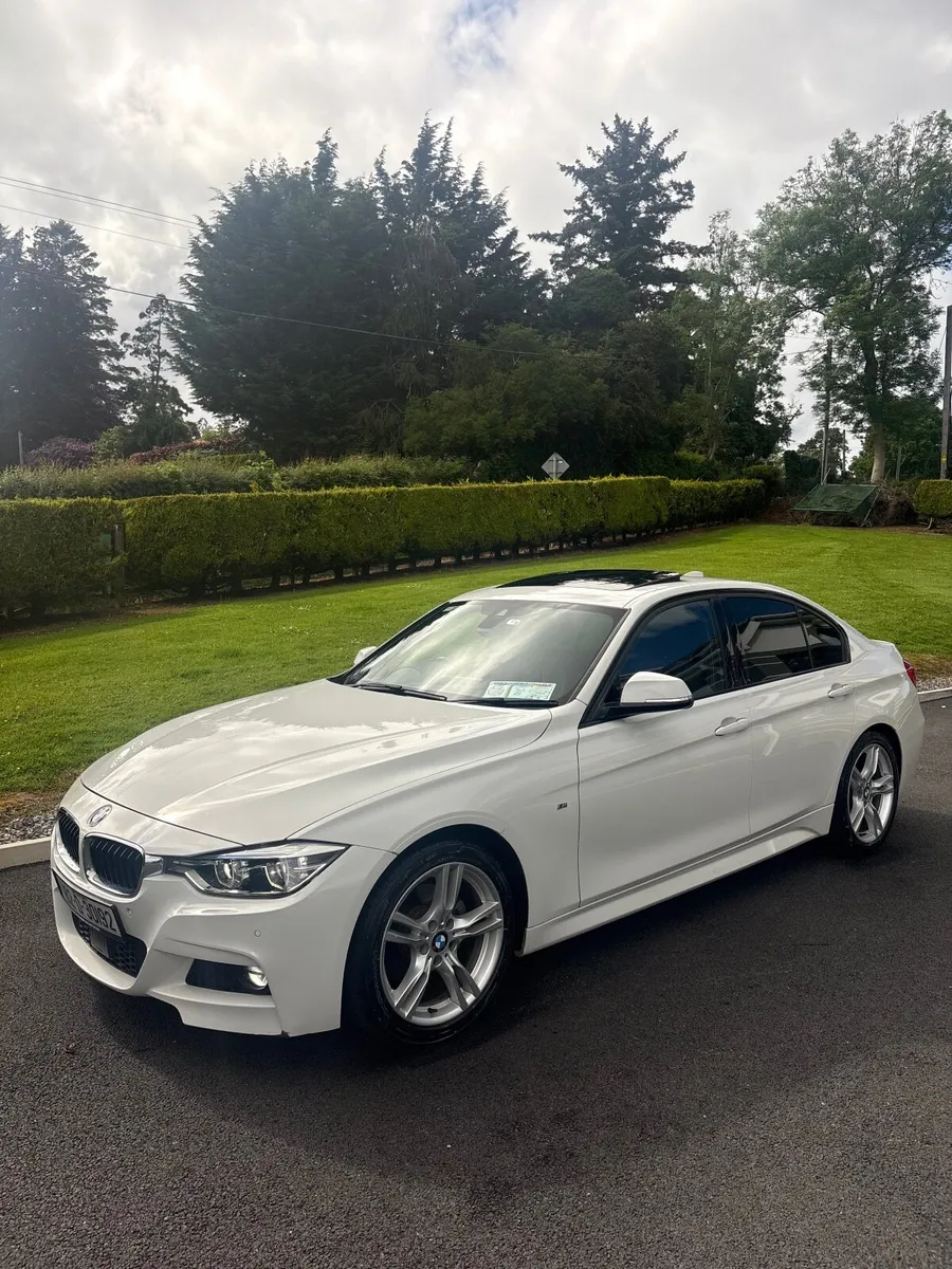 2018 320D MSport sunroof - Image 2