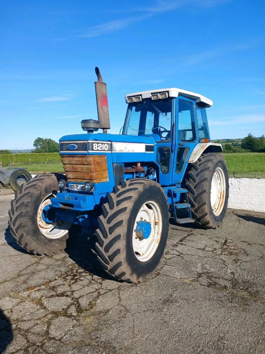 Ford 8210 - Image 1