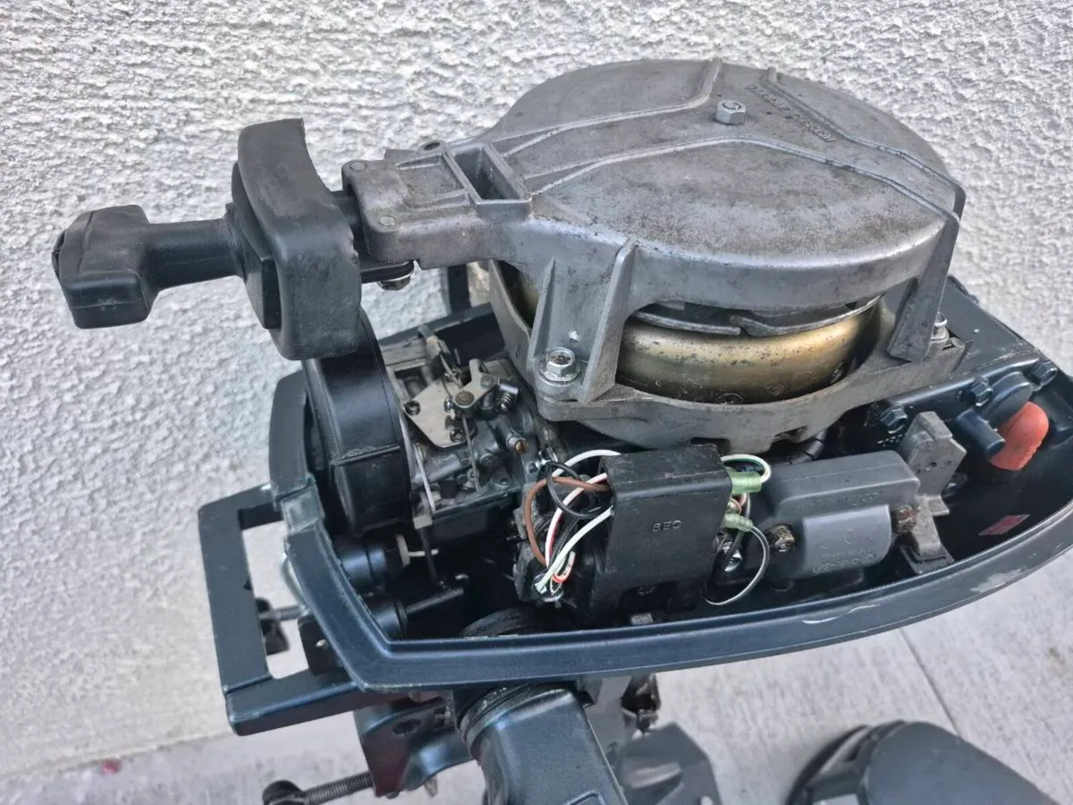 Yamaha outboard 5hp 2 stroke - Image 4