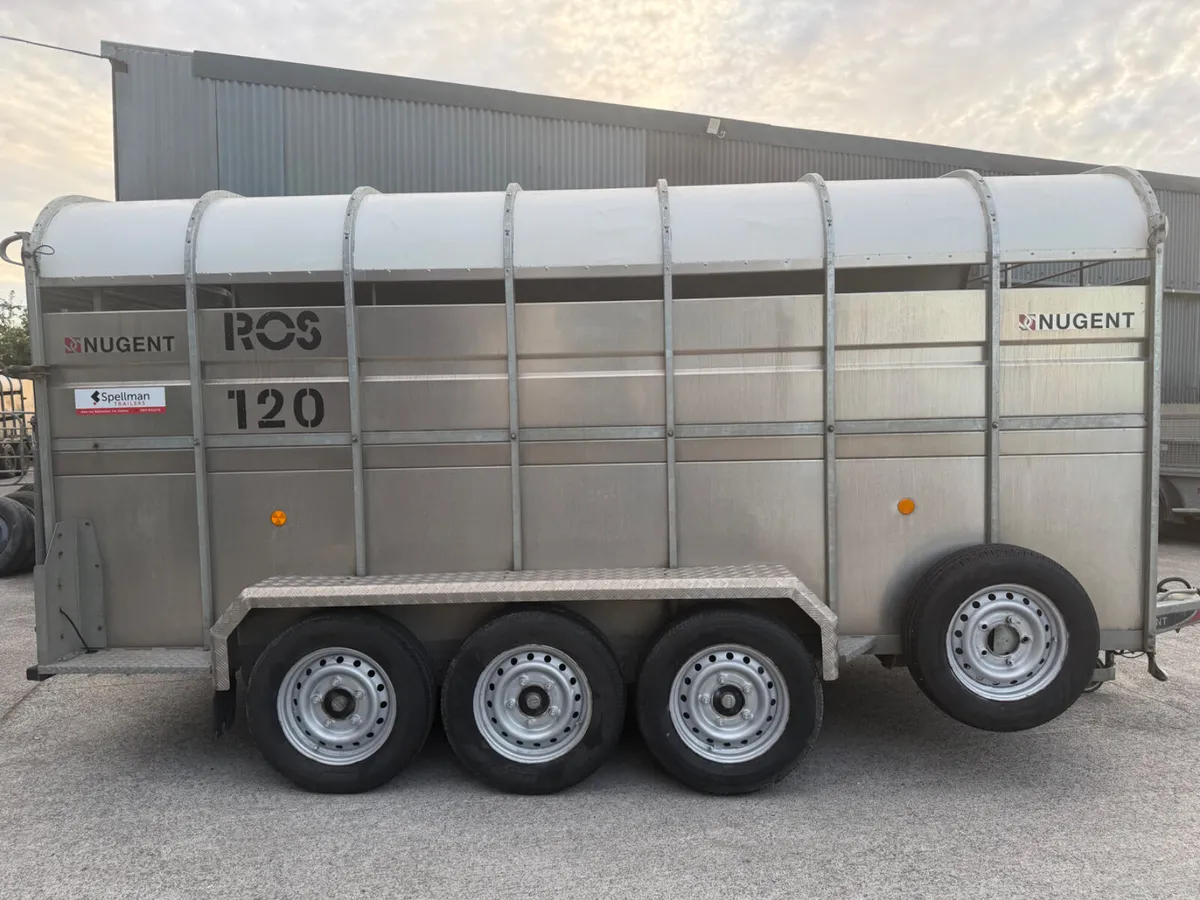 Nugent livestock trailer - Image 1