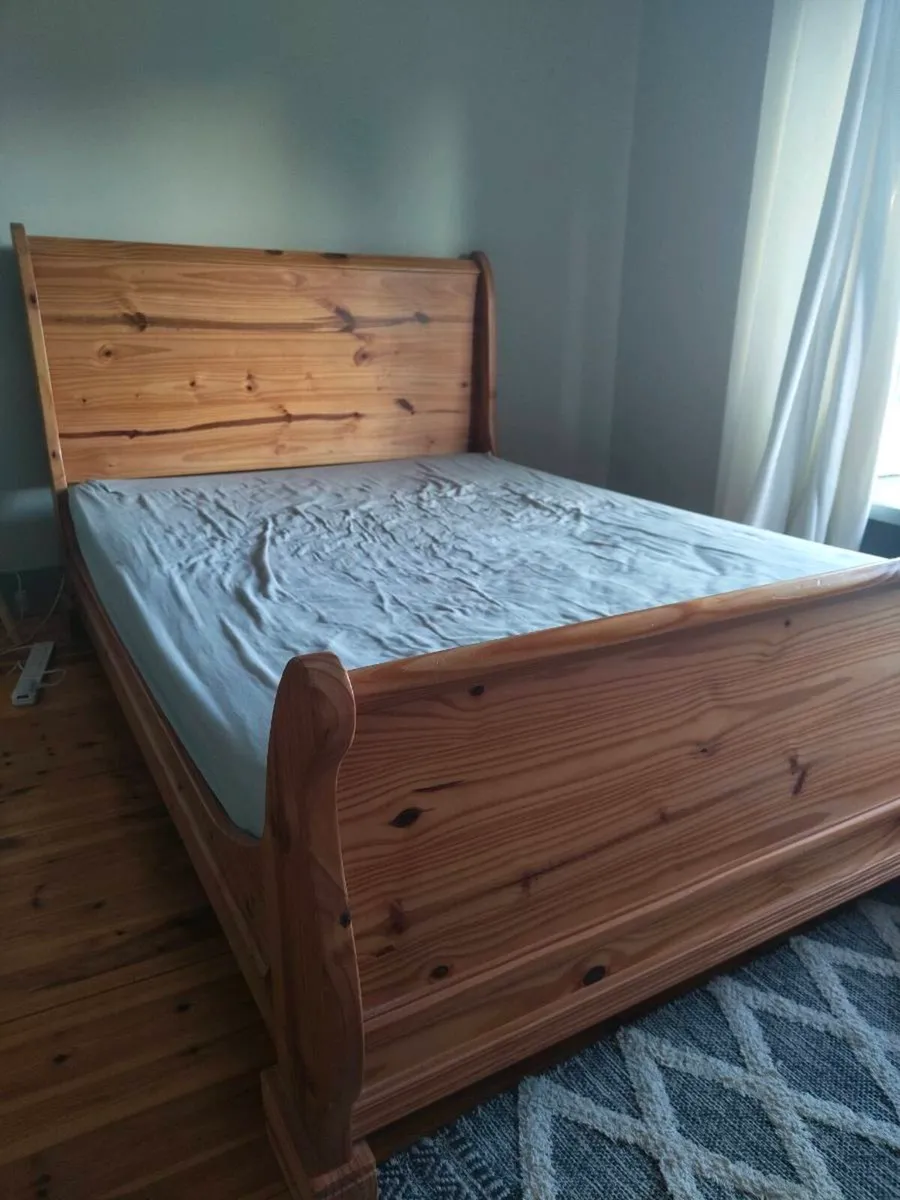 Sleigh Bed (double bed) - Image 1
