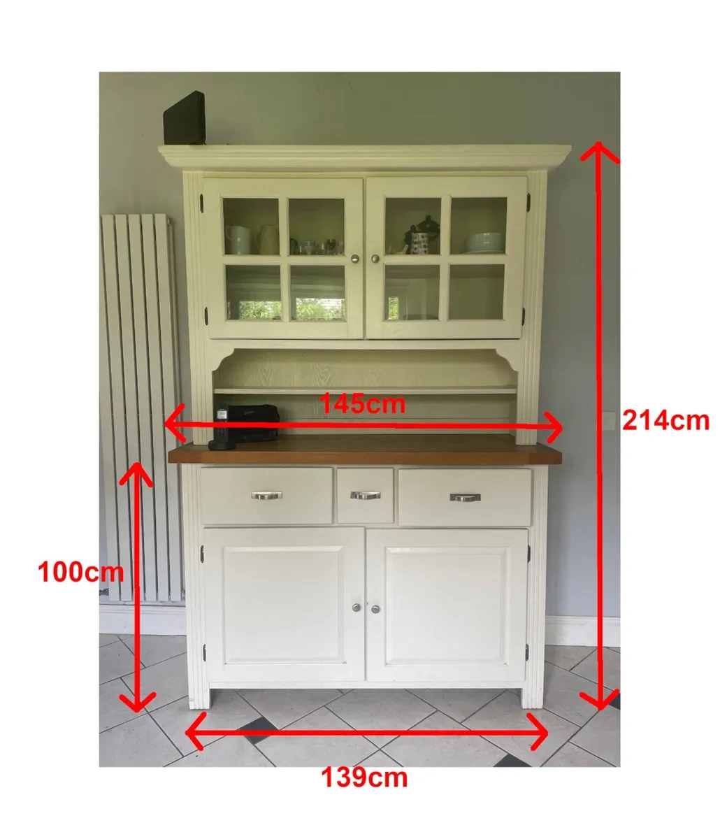 Dresser - Image 1