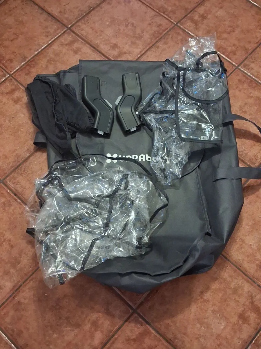 Uppababy 3 piece Vista V2 buggy black - Image 2
