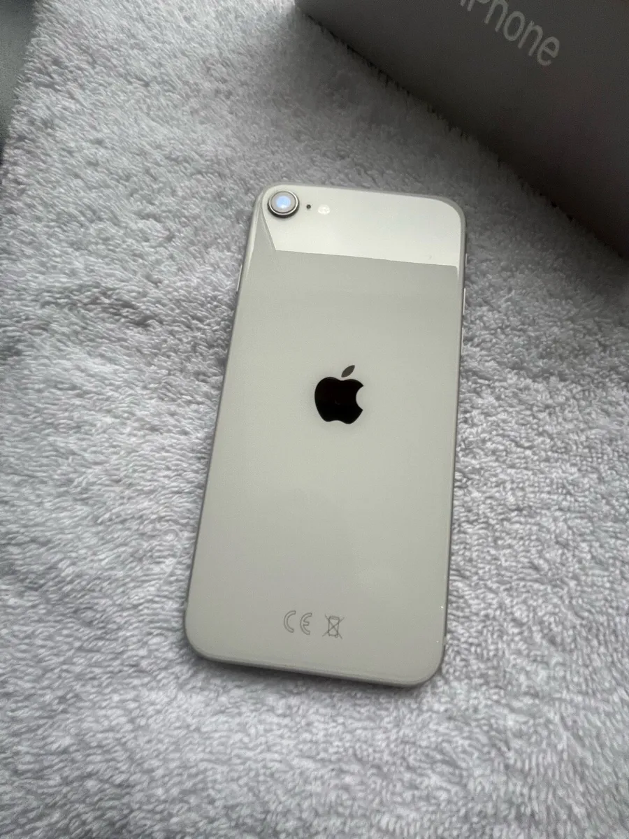 iPhone SE - Image 1