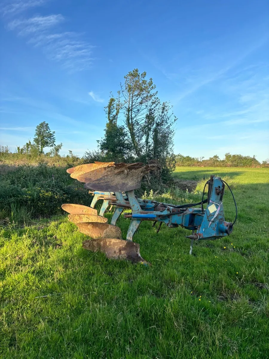 4 forrow overrum plough - Image 3
