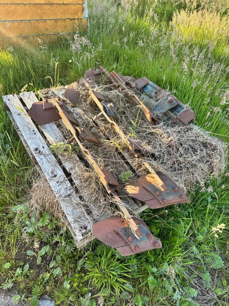 4 forrow overrum plough - Image 4