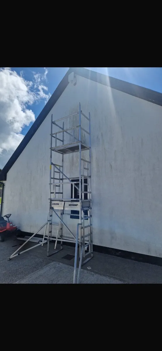 Tower scaffholding - Image 1