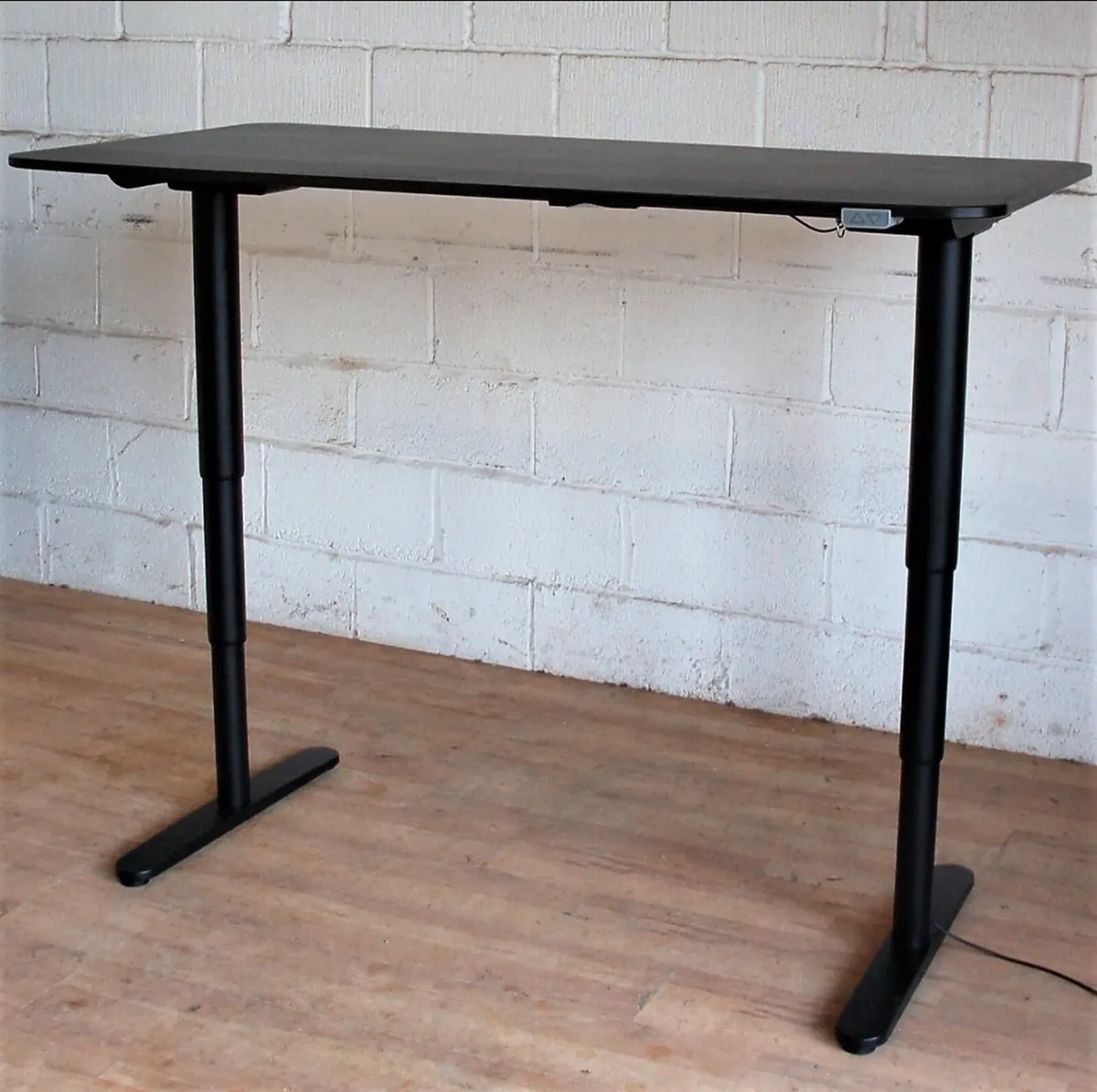 IKEA BEKANT Electric Sit-Stand Desk - Image 4