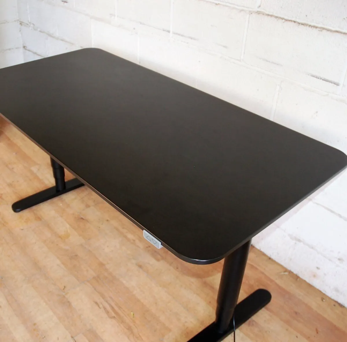 IKEA BEKANT Electric Sit-Stand Desk - Image 3