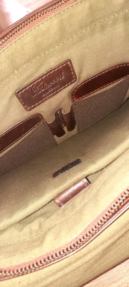 Ashwood Leather "Oscar" Medium Messenger / Laptop - Image 2