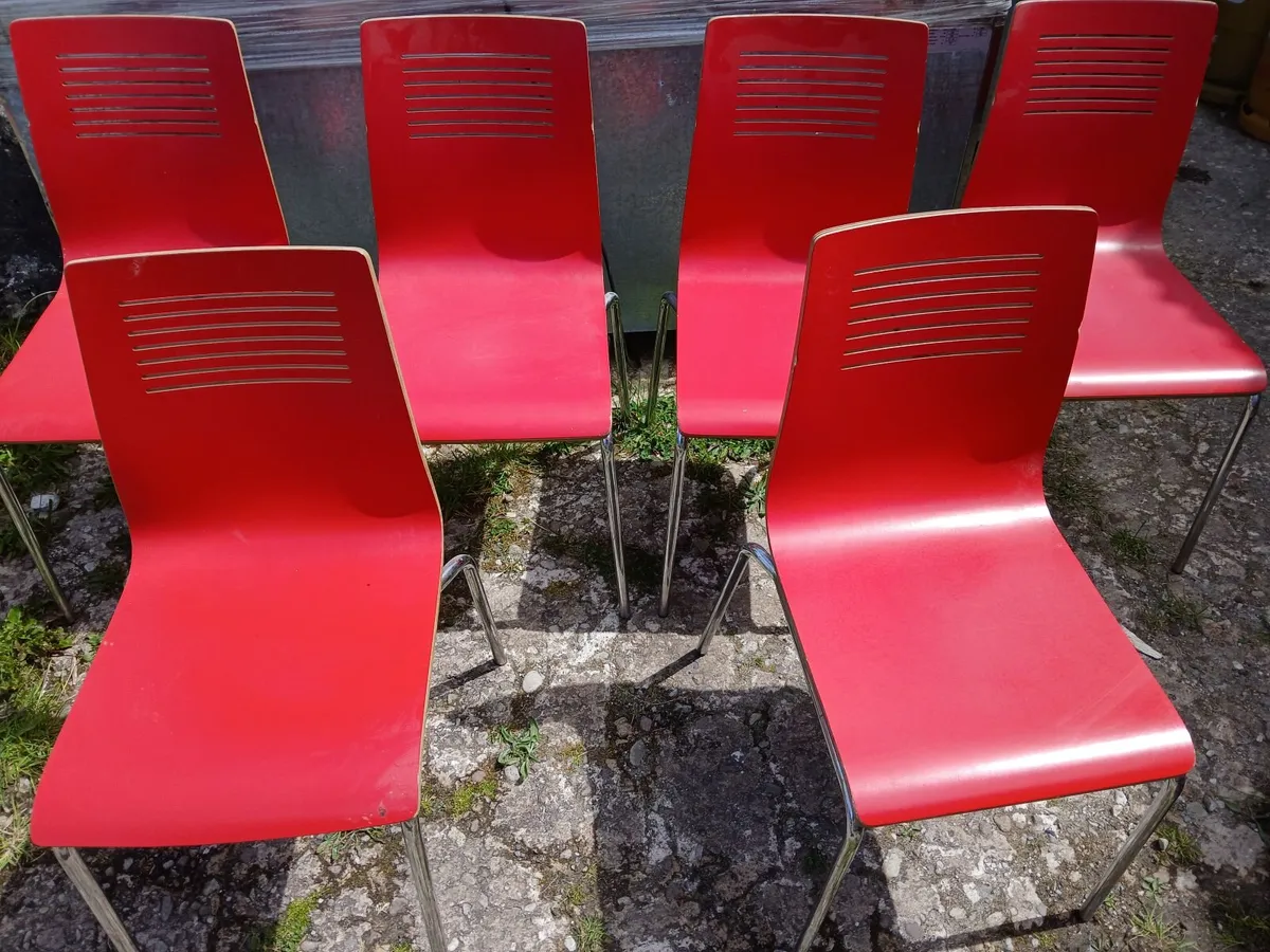 Chairs 💺 💺 💺 💺 💺  lot of (6)..delivered - Image 3