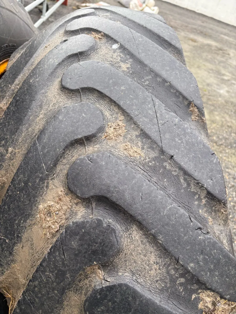 JCB 3CX rear wheels - Image 2