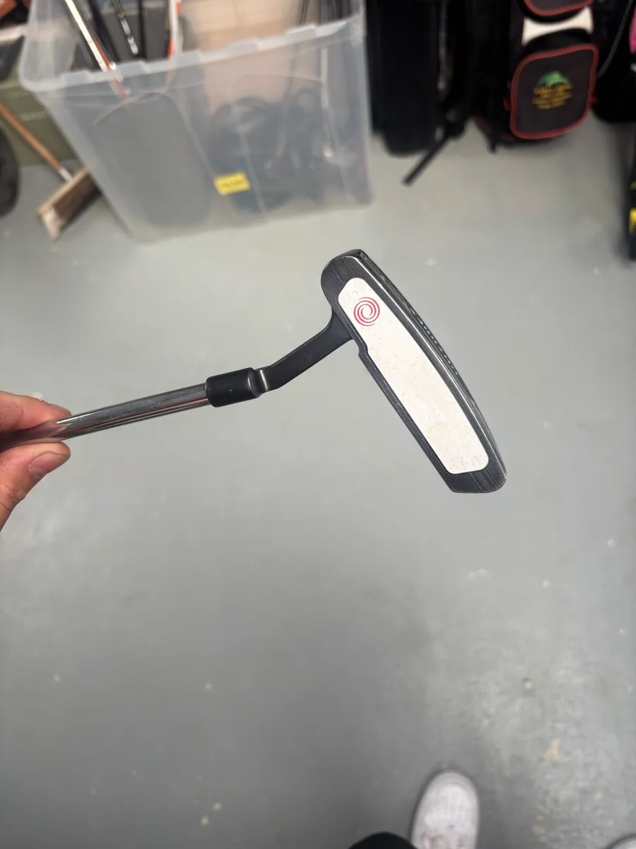 Odyssey Tri Hot 5k double wide putter - Image 2