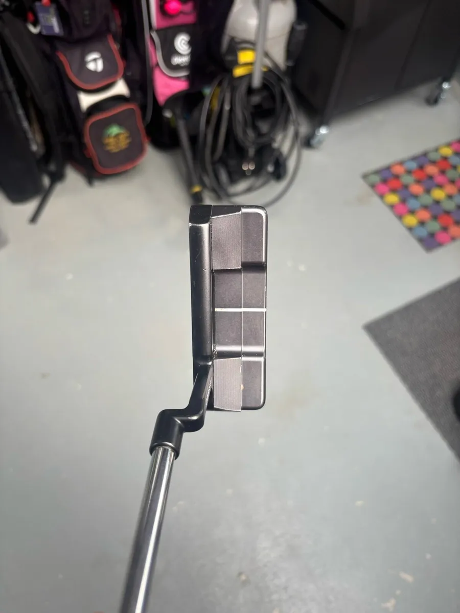 Odyssey Tri Hot 5k double wide putter - Image 3